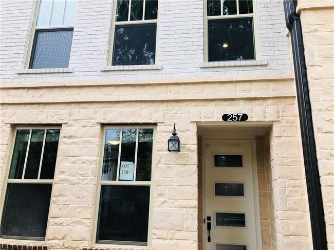 257 Franklin Rd in Sandy Springs, GA - Building Photo - Building Photo