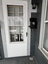 736 N Pearl St, Unit Right side in Menands, NY - Building Photo