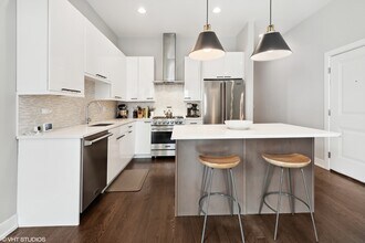 1618 N Bosworth Ave in Chicago, IL - Building Photo - Building Photo