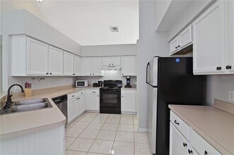 1714 Snaresbrook Way in Orlando, FL - Building Photo - Building Photo