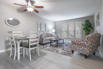 Morningside at the Chandler Estate in San Antonio, TX - Building Photo - Building Photo
