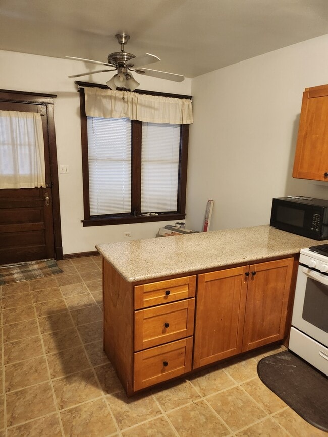 3232 S Union Ave, Unit Unit2