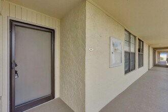 12 Royal Palm Way in Boca Raton, FL - Building Photo - Building Photo