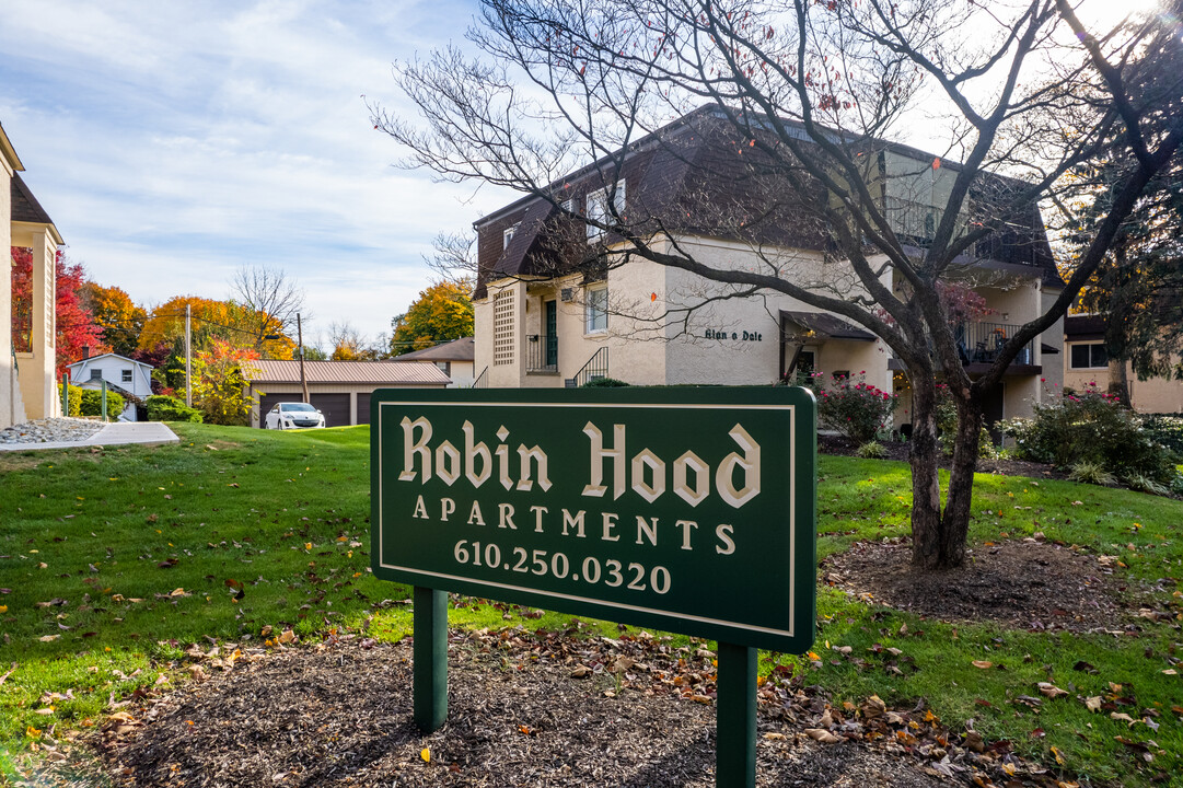 Robin Hood Apartments in Easton, PA - Building Photo