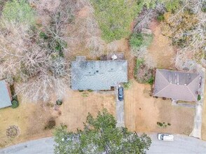 2248 Farley Ct in East Point, GA - Foto de edificio - Building Photo