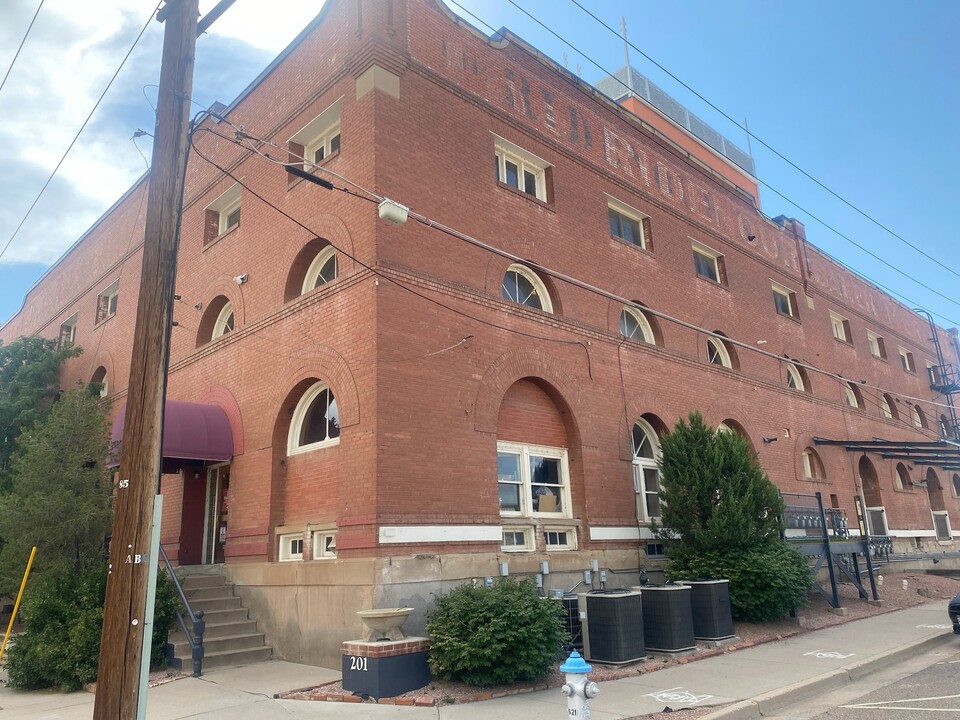 201 Lamkin St, Unit 407 in Pueblo, CO - Foto de edificio