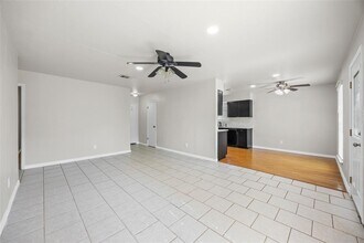 1919 Castle Gate Cir in San Marcos, TX - Building Photo - Building Photo