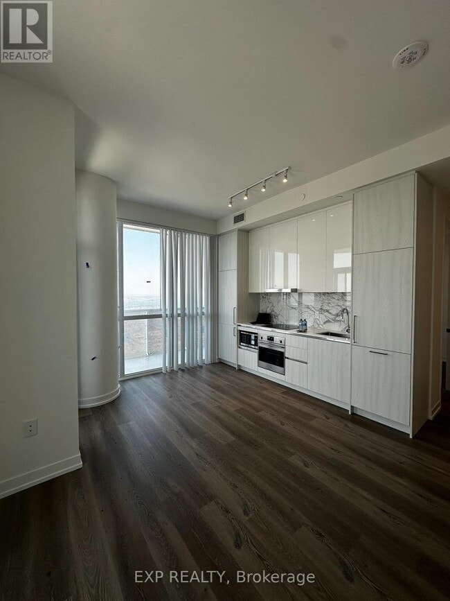 property at 225 Commerce St