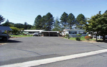 Smoketree Mobile Home Park in Cornelius, OR - Building Photo - Building Photo