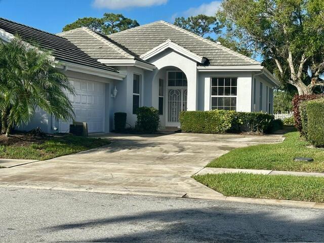 511 SW Hampton Ct in Port St. Lucie, FL - Building Photo