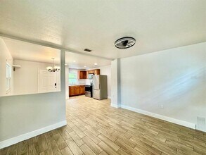 8606 N 9th St in Tampa, FL - Building Photo - Building Photo