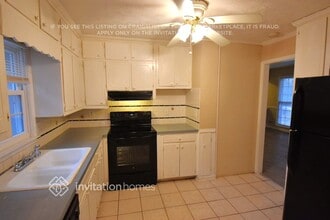 247 Sandra Dr NW in Lilburn, GA - Foto de edificio - Building Photo