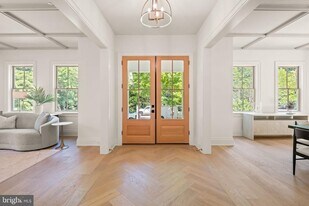 5022 Cathedral Ave NW in Washington, DC - Building Photo