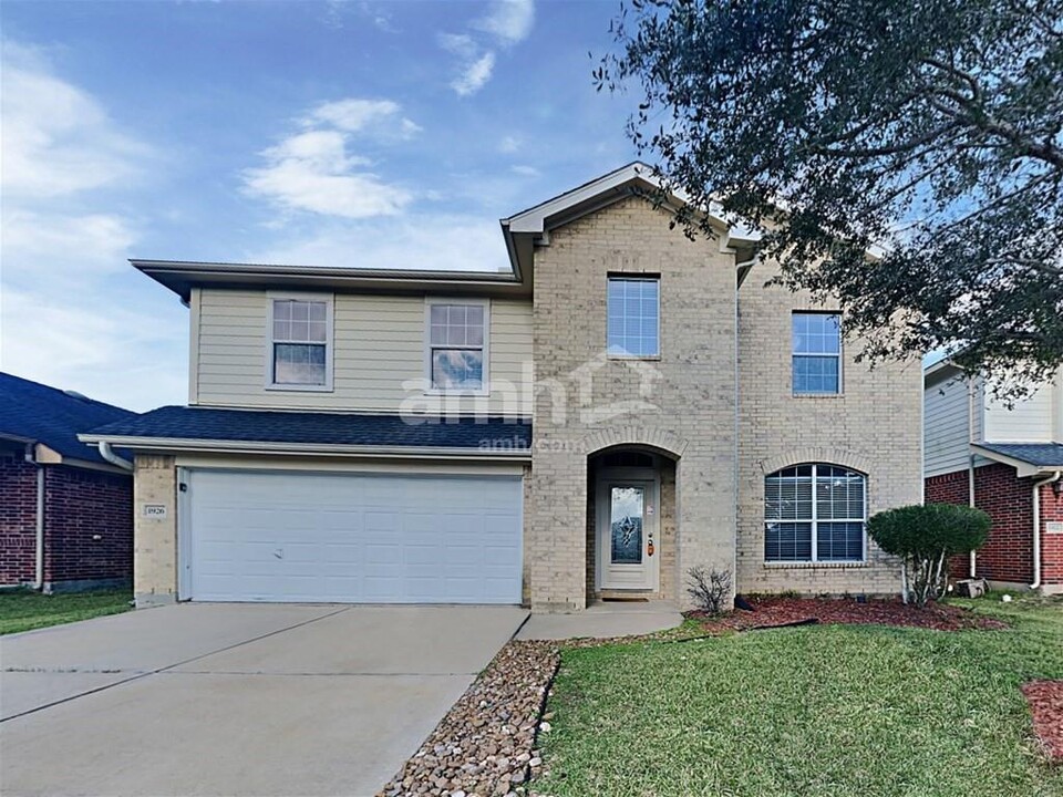 1926 Caldbeck Ln in Fresno, TX - Building Photo