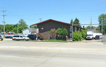 2027 N Mannheim Rd in Melrose Park, IL - Building Photo - Building Photo