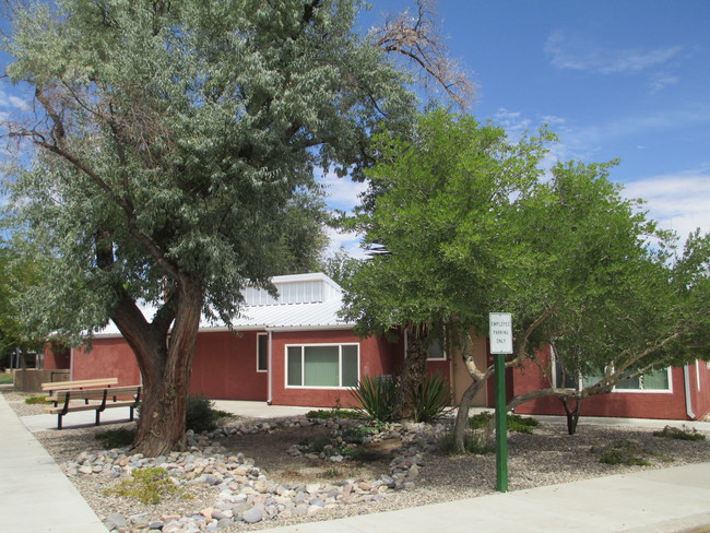 Belen Crossing Apartments in Belen, NM - Building Photo - Building Photo