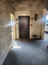 4012 Dupont Cir in St Matthews, KY - Building Photo - Building Photo