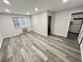 51-61 Wildman St in Danbury, CT - Building Photo