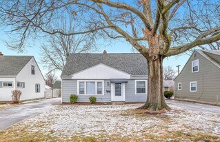 27151 Farringdon Ave in Euclid, OH - Building Photo