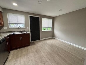 855 Oakland Park Ave in Columbus, OH - Building Photo - Building Photo