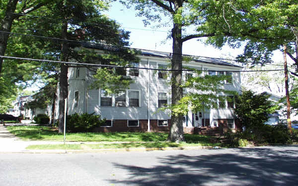 2055 Stowe St in Union, NJ - Building Photo