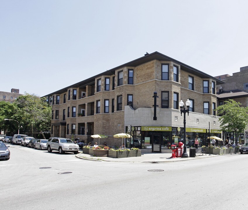 3135 N Broadway St in Chicago, IL - Building Photo