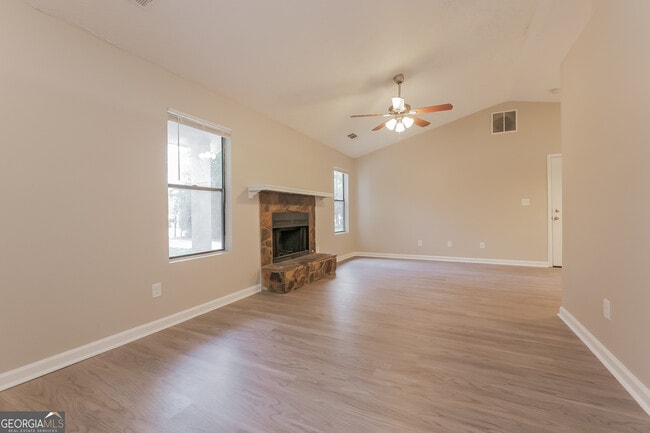 145 Lynda Ln in Fairburn, GA - Building Photo - Building Photo