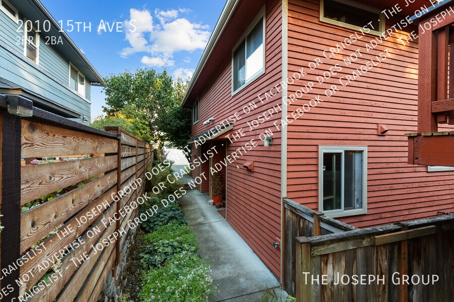 2010 15th Ave S in Seattle, WA - Building Photo