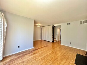 6910 Hart Ln in Austin, TX - Building Photo - Building Photo