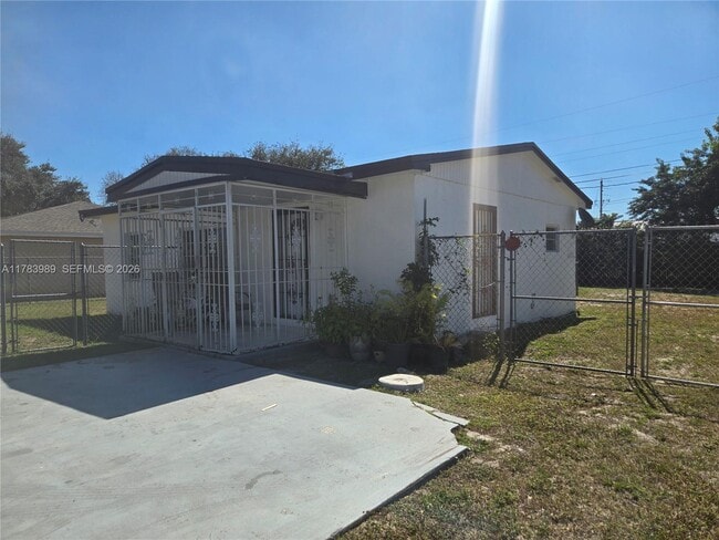 3310 NW 214th St in Miami Gardens, FL - Building Photo - Building Photo