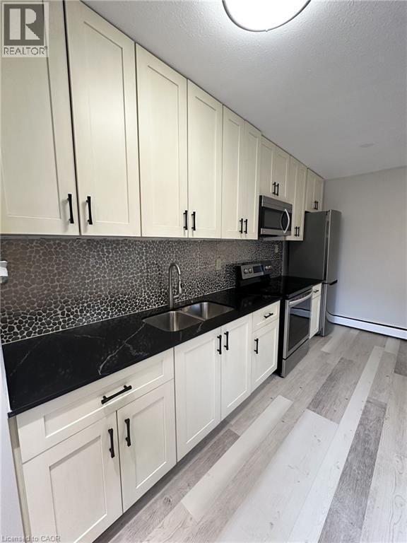 50 Hilda Ave in Hamilton, ON - Building Photo - Building Photo