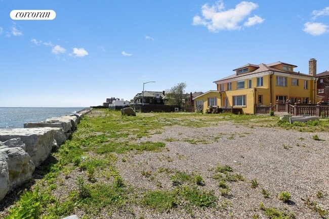 property at 285 Coleridge St