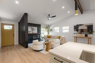 3320 High Lark Dr in Dallas, TX - Building Photo - Building Photo