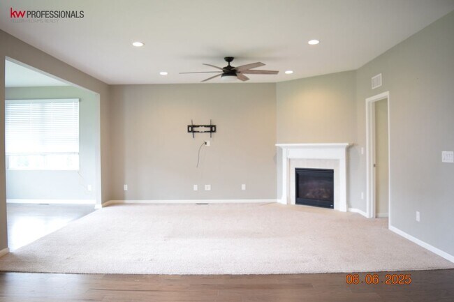 49603 Shoreline Dr in Canton Township, MI - Building Photo - Building Photo