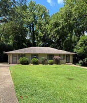 10-11 Cherokee Hills in Tuscaloosa, AL - Building Photo