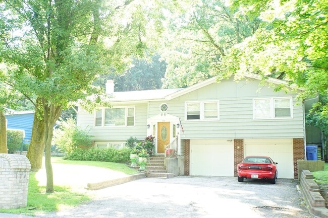 property at 600 Hawthorne Ln