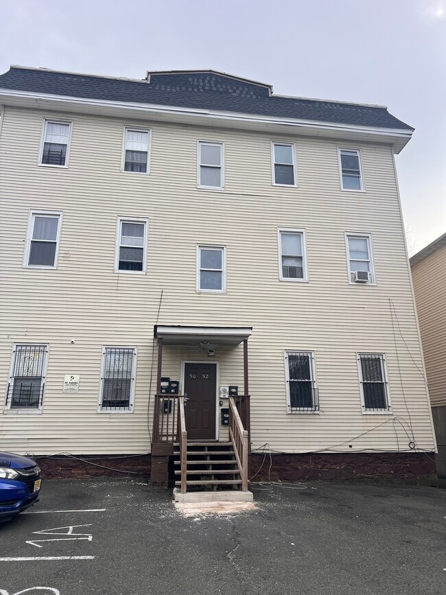 50 Dewey St, Unit 3r