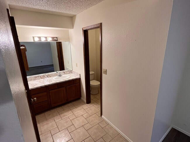 703 Broken Arrow Rd in Roswell, NM - Building Photo - Building Photo