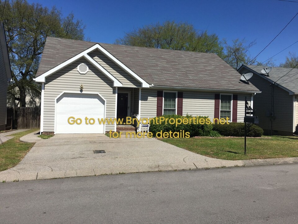 833 Neelys Chase Dr in Nashville, TN - Foto de edificio