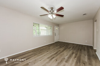 725 Hurstview Dr in Hurst, TX - Building Photo - Building Photo