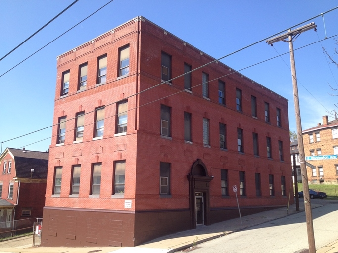 Bell Apartments in Pittsburgh, PA - Foto de edificio