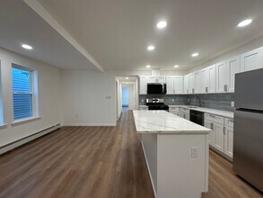 27 Joyce Kilmer Ave in New Brunswick, NJ - Building Photo - Building Photo