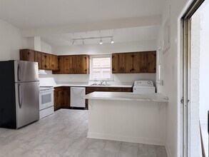 5136 Warfield Dr in Memphis, TN - Building Photo - Building Photo