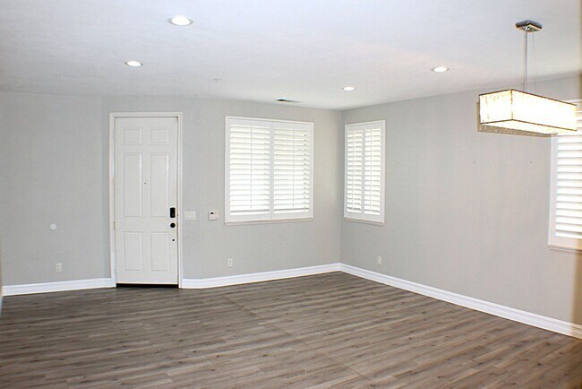 7197 Birch Tree Pl in Fontana, CA - Foto de edificio - Building Photo