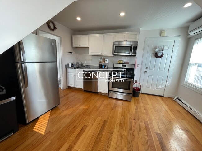 648 Columbia Rd in Boston, MA - Foto de edificio - Building Photo