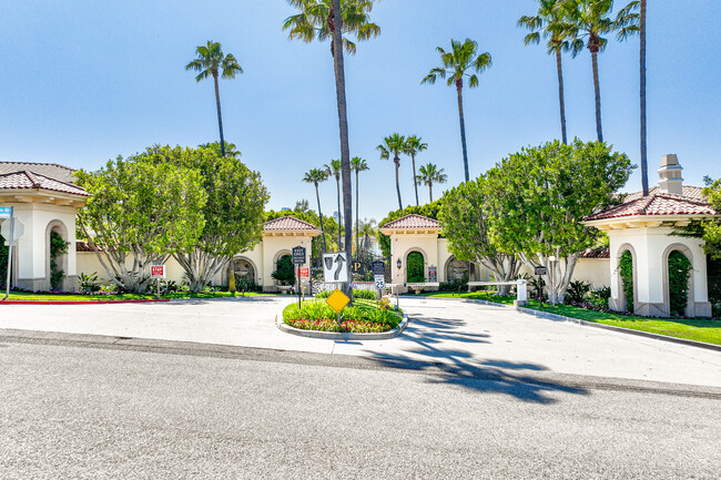 3739 Winford Dr in Tarzana, CA - Foto de edificio - Building Photo