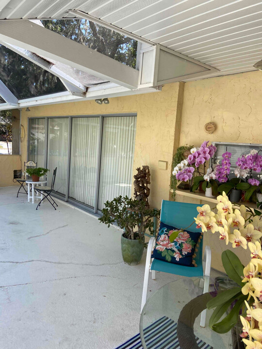 3255 Village Ln in Sarasota, FL - Foto de edificio