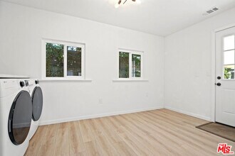 1126 N Ardmore Ave in Los Angeles, CA - Building Photo - Building Photo