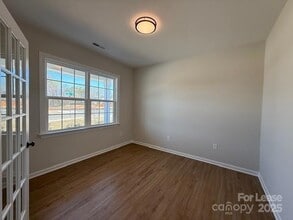 2205 Camber Dr, Unit 303 in Gastonia, NC - Building Photo - Building Photo