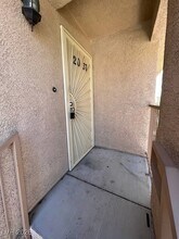 2110 Los Feliz St in Las Vegas, NV - Foto de edificio - Building Photo